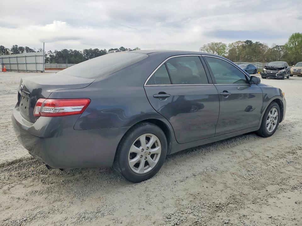2010 Toyota Camry le