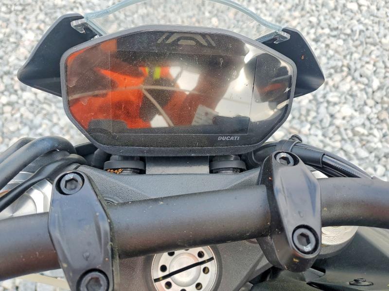 2022 Ducati Monster