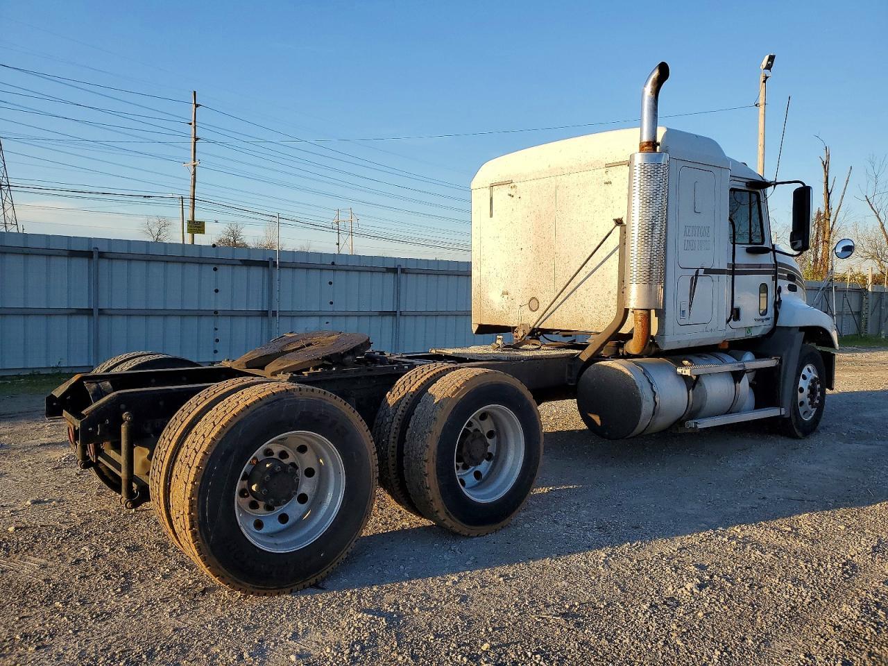 2001 Mack 600 CX600