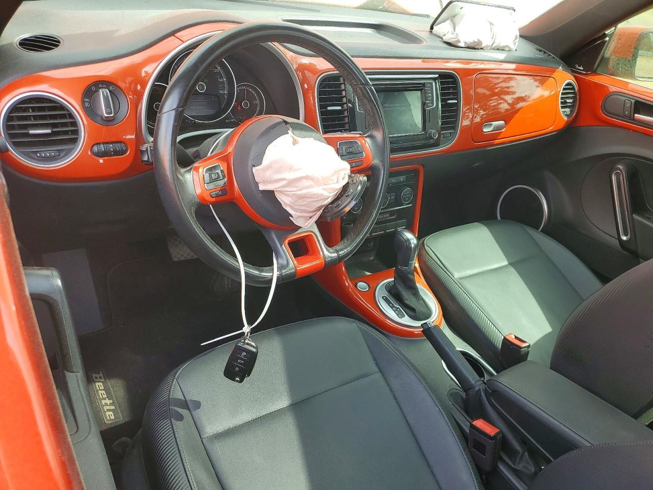 2019 Volkswagen Beetle se