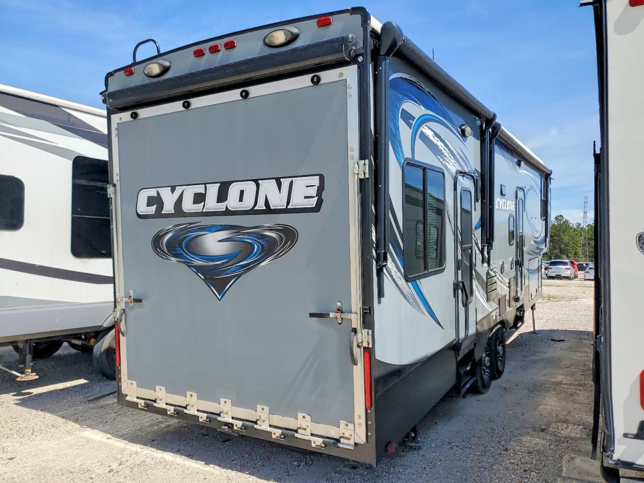 2015 Heartland Rv Cyclone Camper