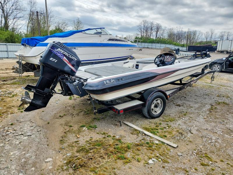 1999 Triton Boat