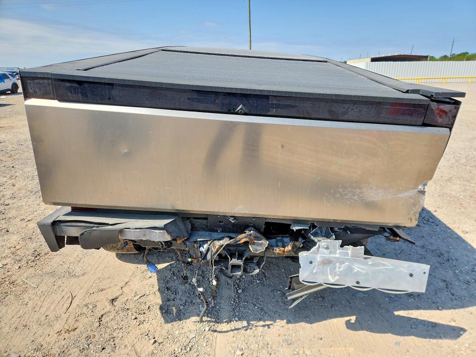 2025 Tesla Cybertruck