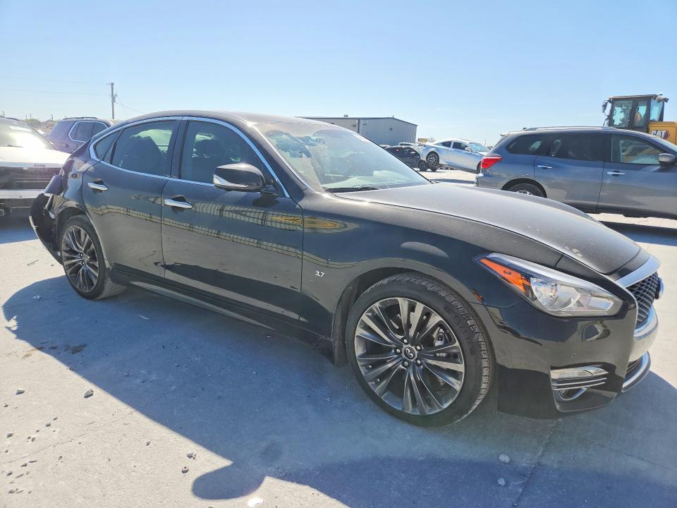 2016 Infiniti Q70 3.7