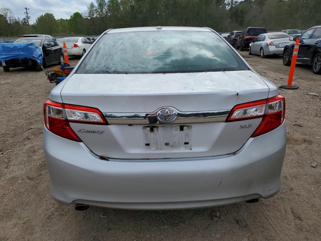 2014 Toyota Camry xle V6