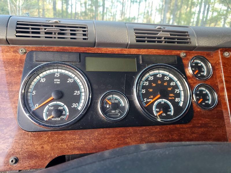 2014 Freigliner 2014 Freightliner Cascadia Semi Truck