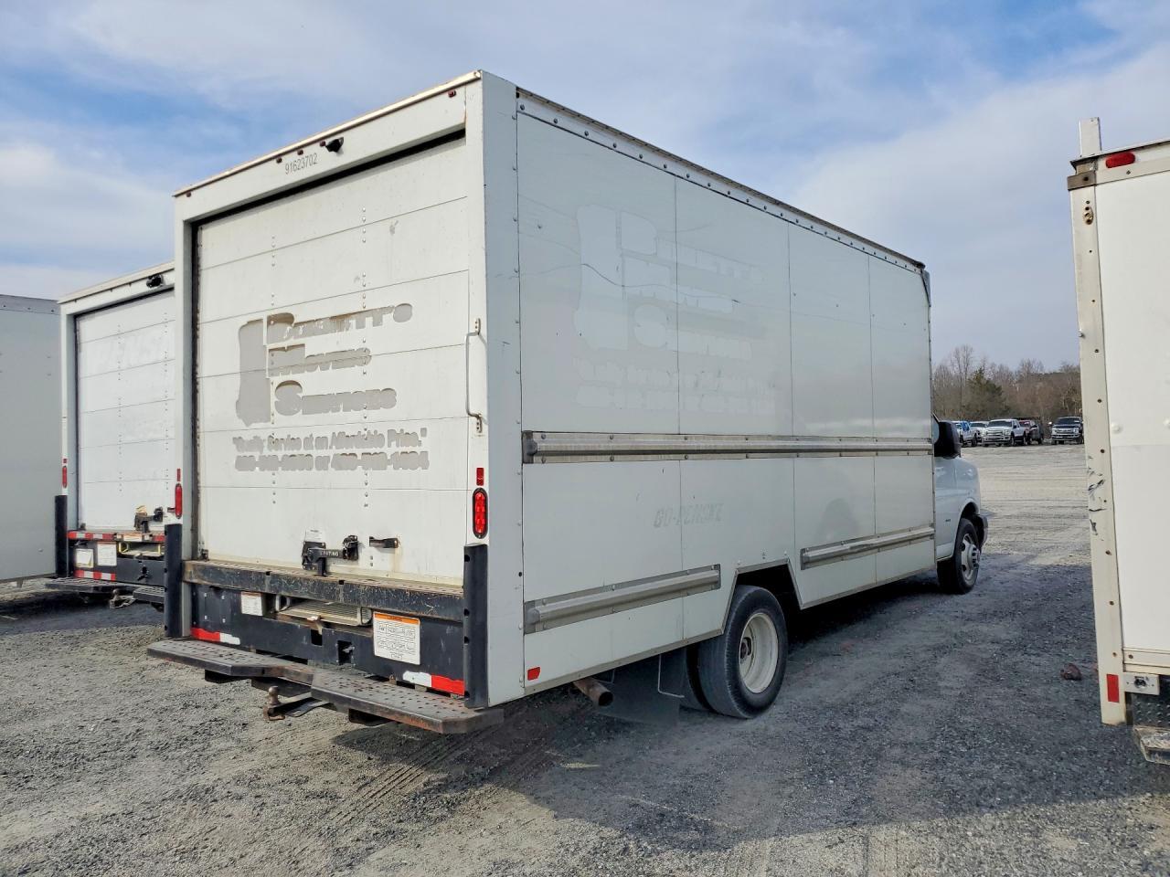 2021 GMC Savana BOX Truck