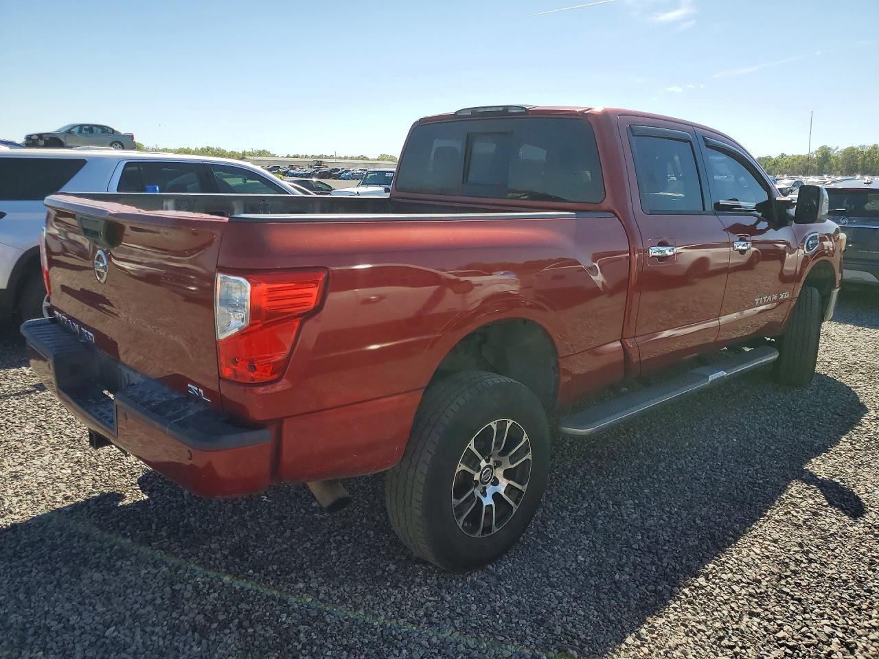 2016 Nissan Titan XD SL