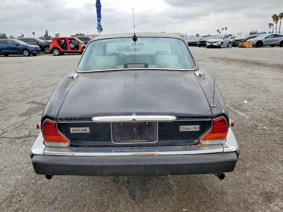 1986 Jaguar XJ6 Vanden Plas