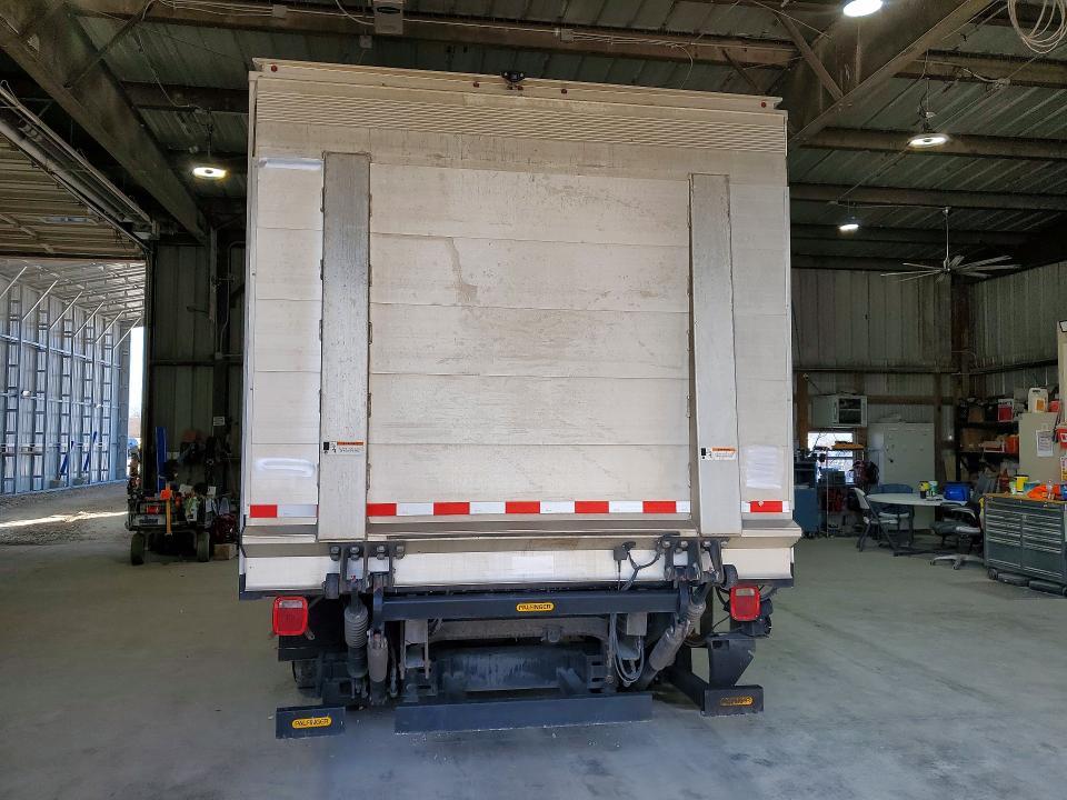 2017 Chev Express 4500 W/14' BOX