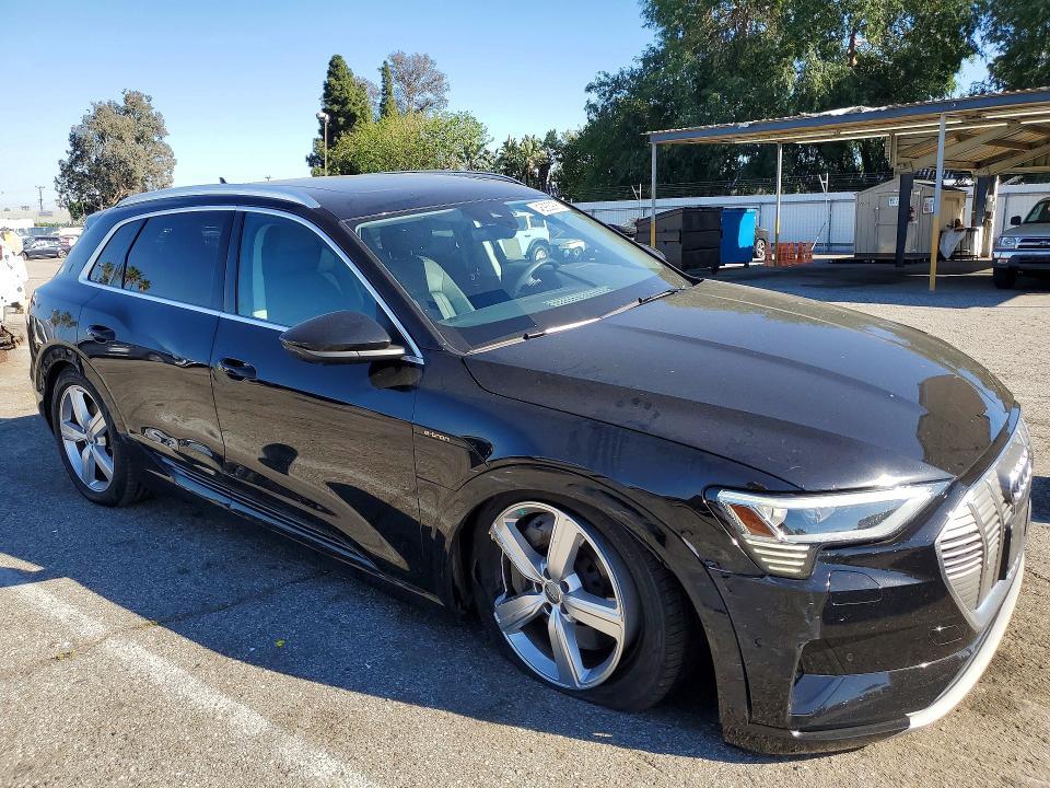 2019 Audi E-tron Premium Plus