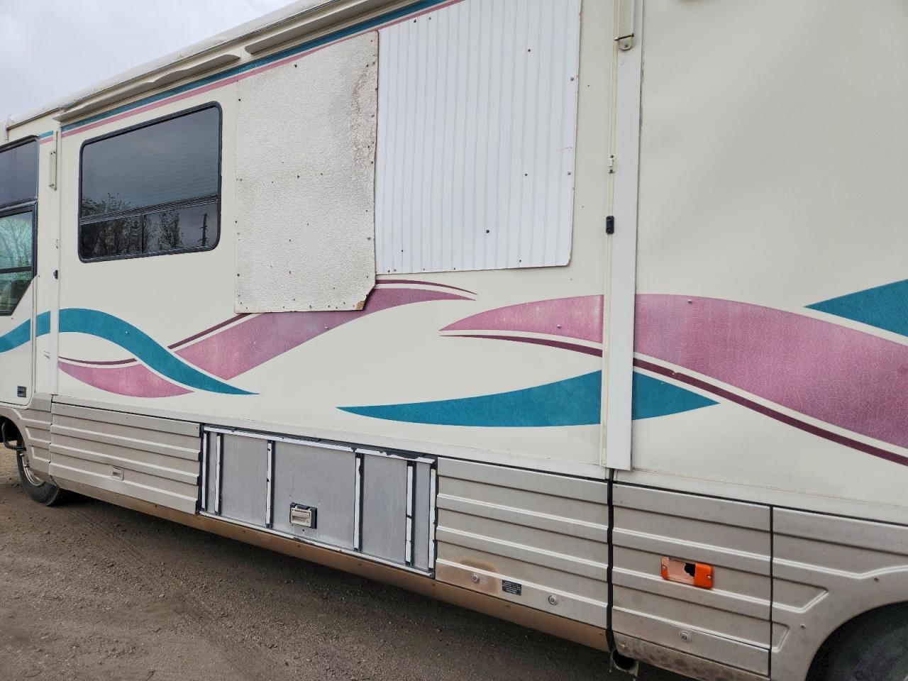 1996 Winnibago RV