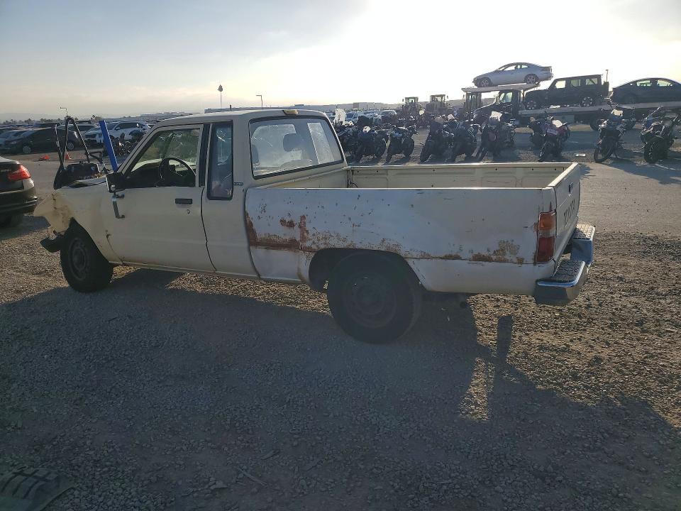 1984 Toyota Pickup Deluxe