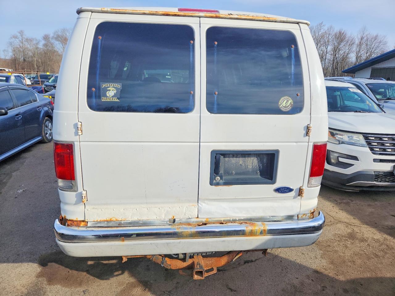 2004 Ford Econoline E350 Super Duty Wagon