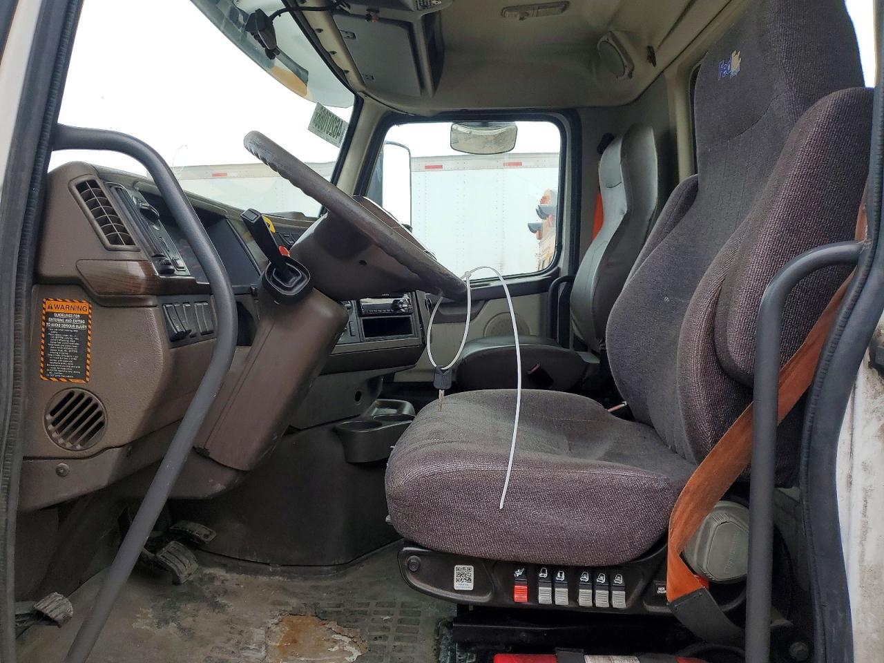 2017 Volvo VNL Semi Truck