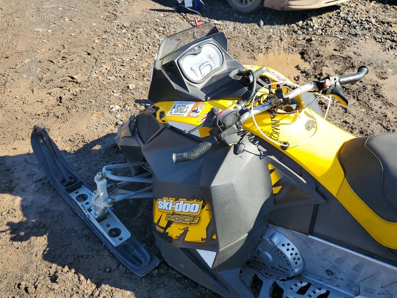 2009 Skidoo 2009 SKI-DOO 000MF9B