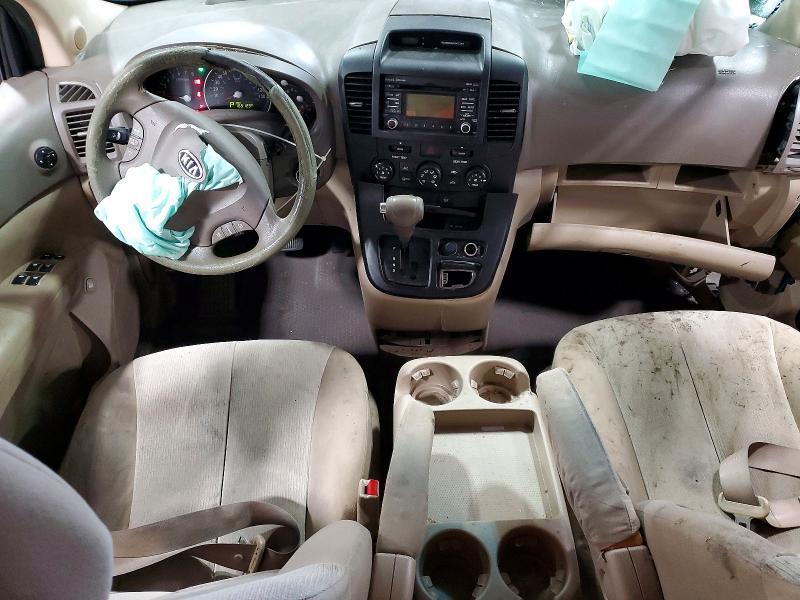 2011 KIA Sedona lx