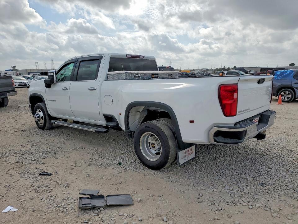 2022 Chevrolet Silverado C3500 LTZ