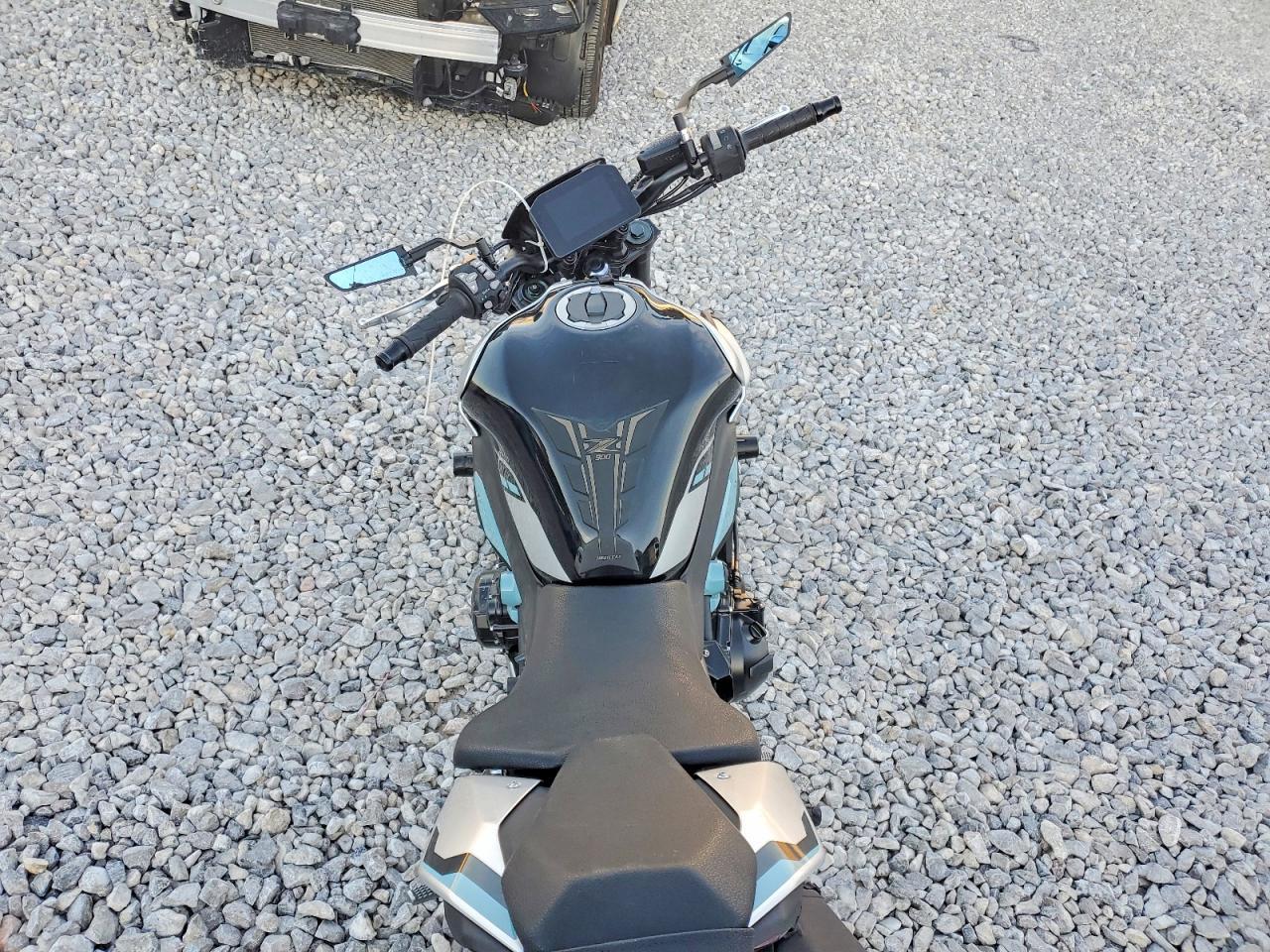 2025 Kawasaki ZR900 S