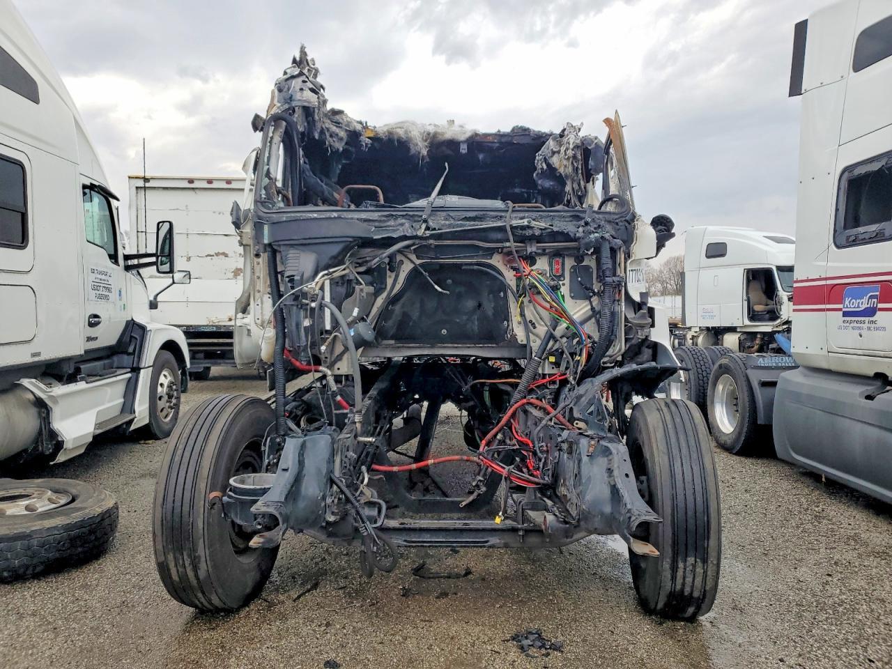 2022 Freigliner 2022 Freightliner Cascadia 126 Semi Truck