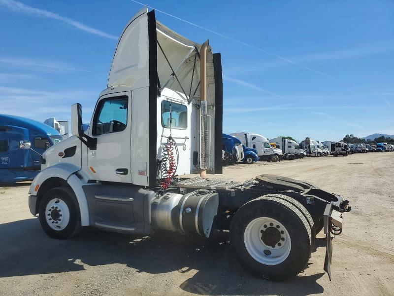 2018 Peterbilt 579 Semi Truck