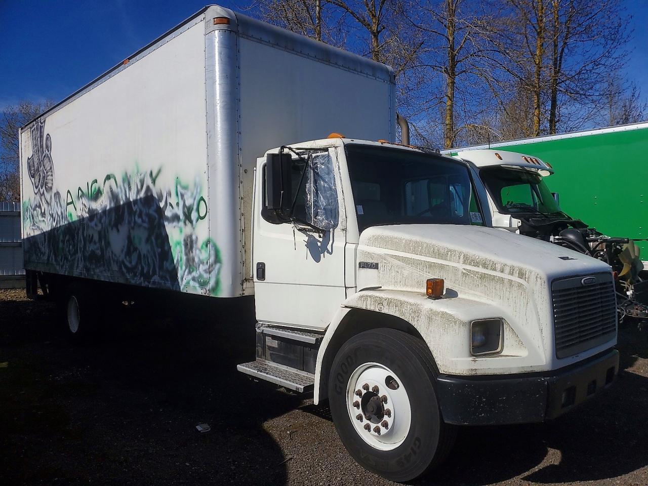 2001 Freightliner FL70 BOX Truck