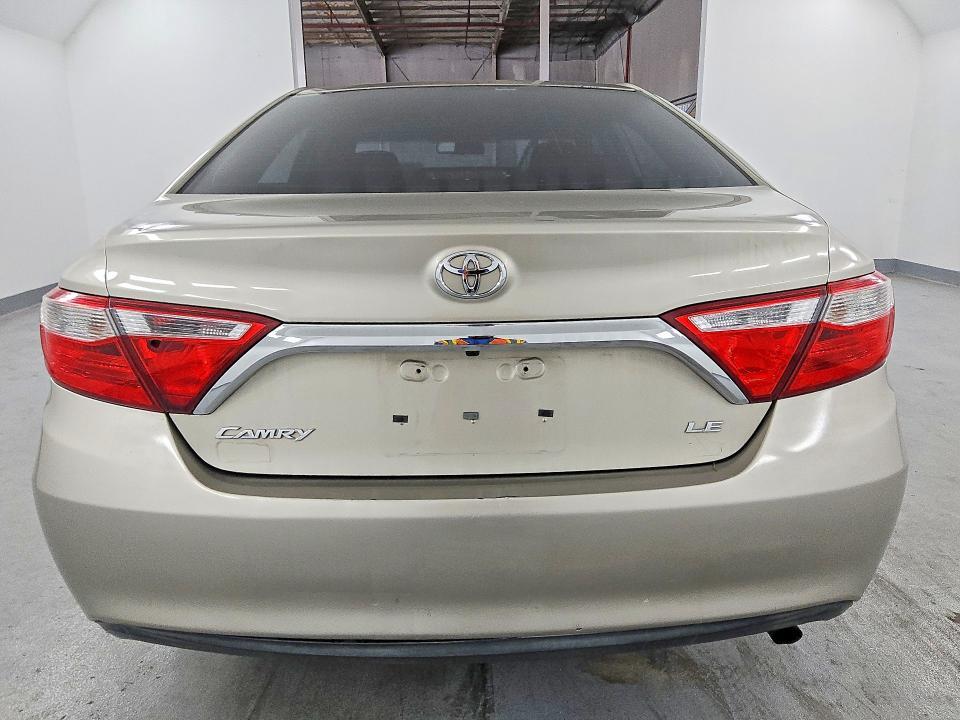2015 Toyota Camry le