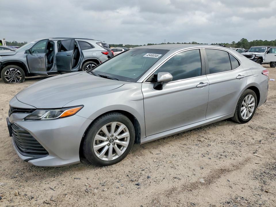2019 Toyota Camry le