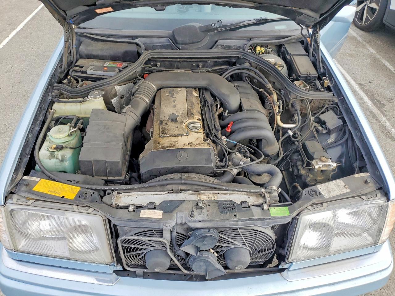 1995 Mercedes-Benz E 320 Base