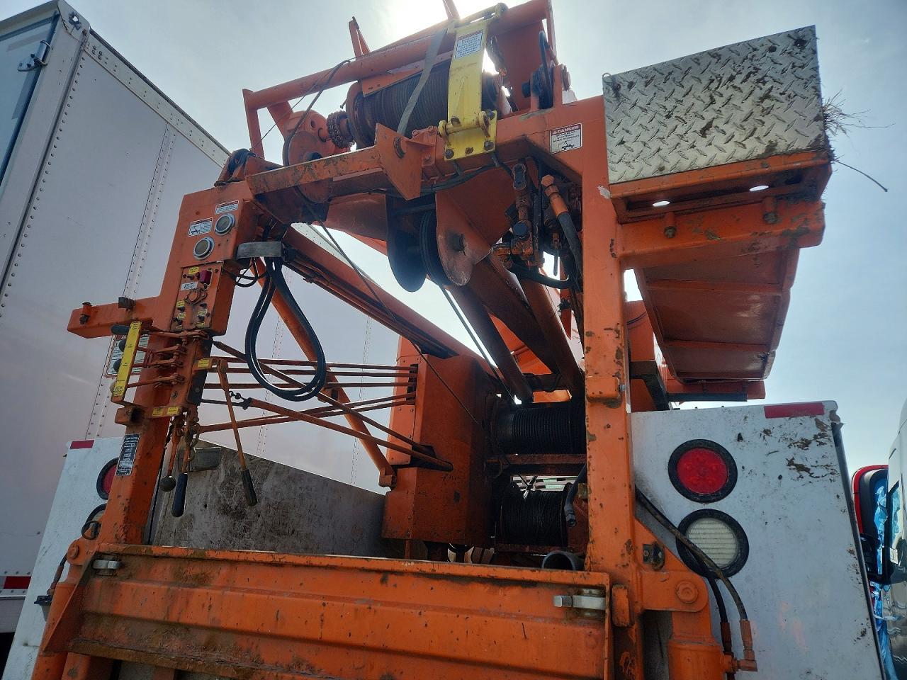 2004 Freigliner 2004 Freightliner Business Class M2 Crane Truck