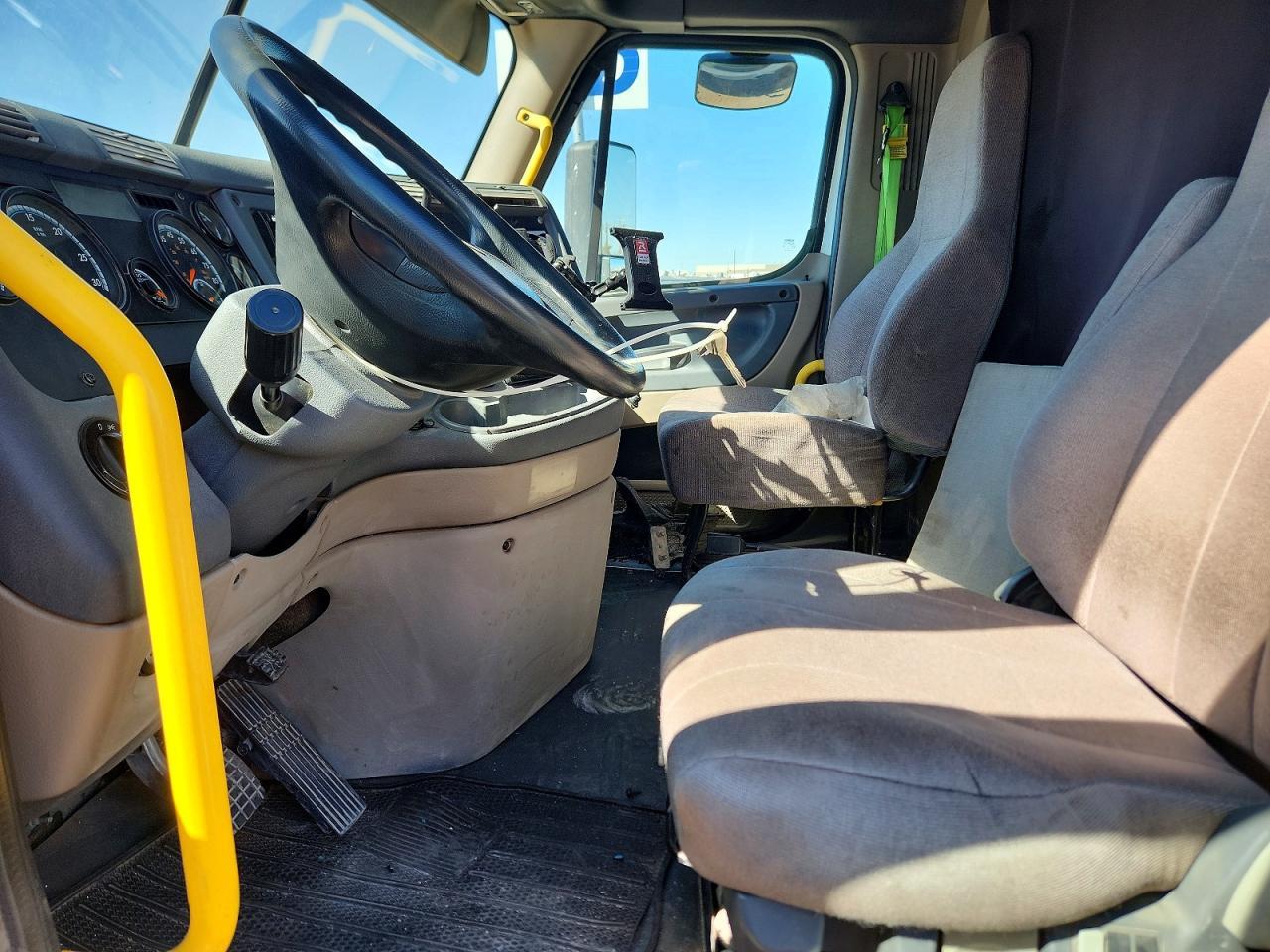 2017 Freightliner Cascadia 125 Semi Truck
