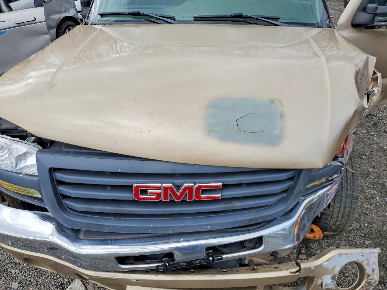 2004 GMC Sierra K2500 Crew Cab