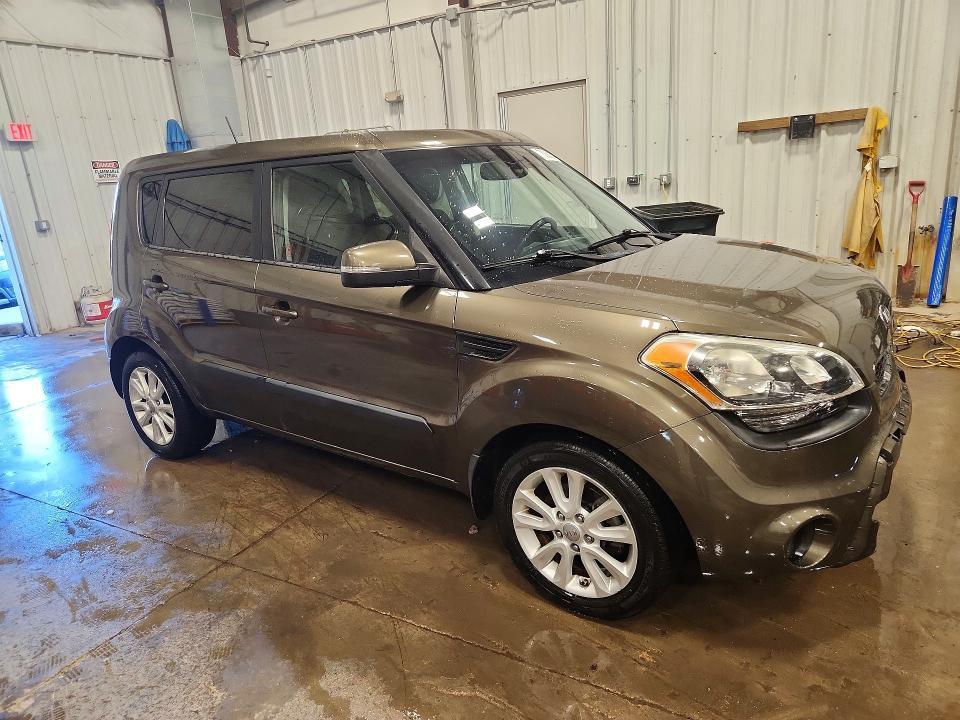 2013 KIA Soul +