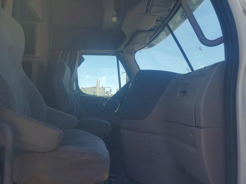 2016 Freigliner 2016 Freightliner Cascadia BOX Truck