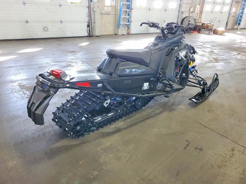 2025 Polaris Indy 850 XCR 136