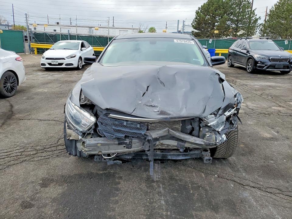 2016 Ford Taurus se