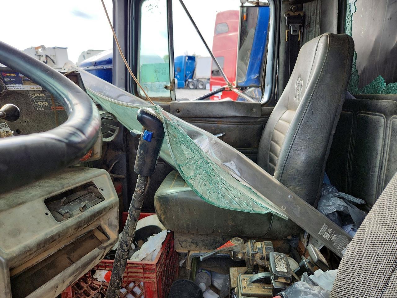 1998 Mack RD Dump Truck