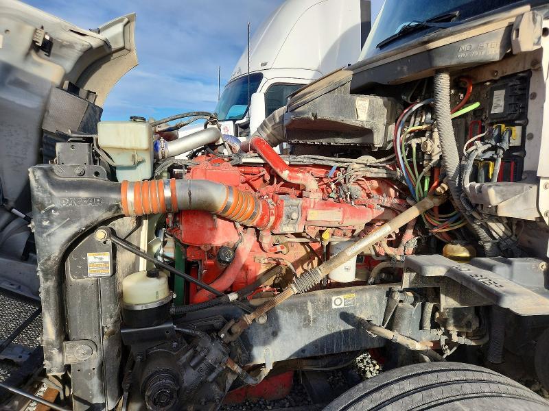 2014 Kenworth T680 Semi Truck