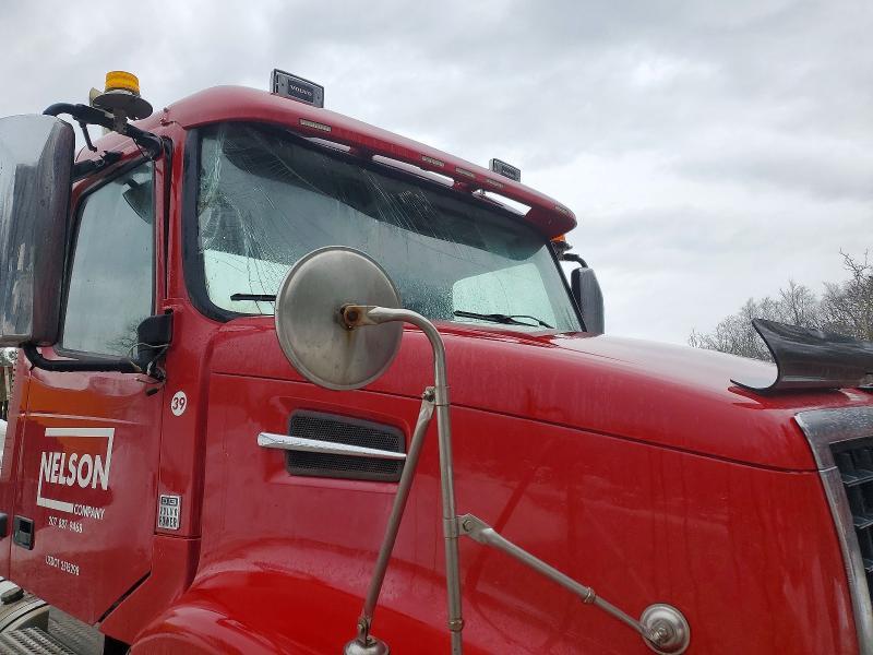 2013 Volvo VHD Semi Truck