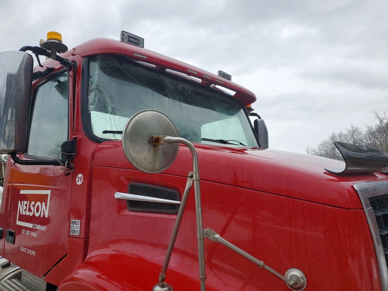 2013 Volvo VHD Semi Truck