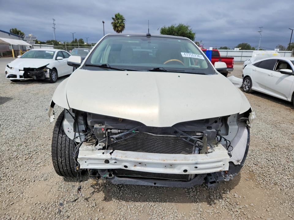 2013 Lincoln Townhouse MKX