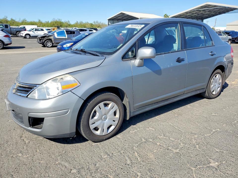 2011 Nissan Versa 1.8 s