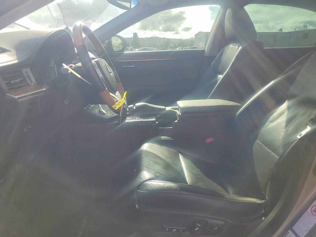 2015 Lexus Es 300h Base