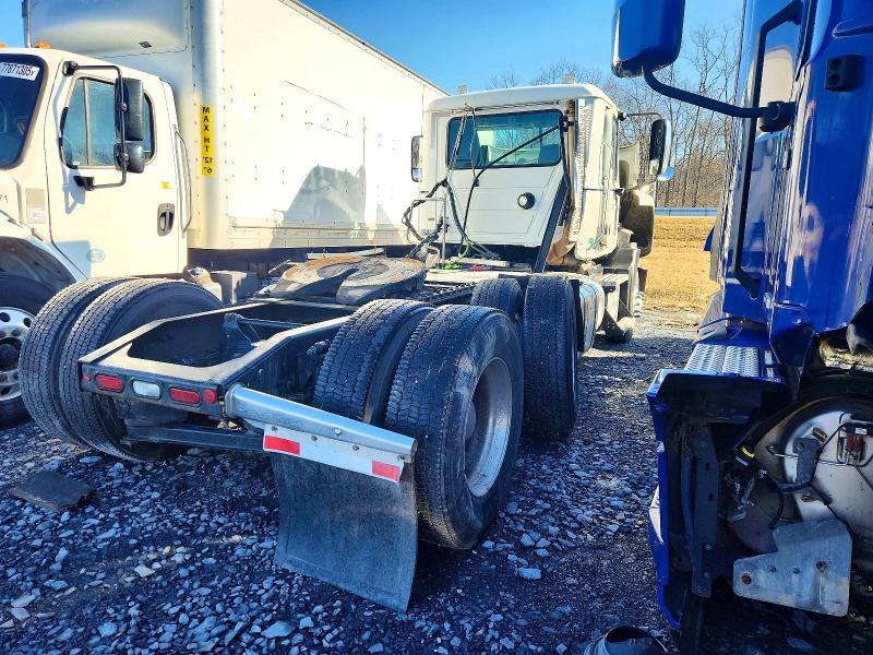 2016 Mack 600-Semi Truck