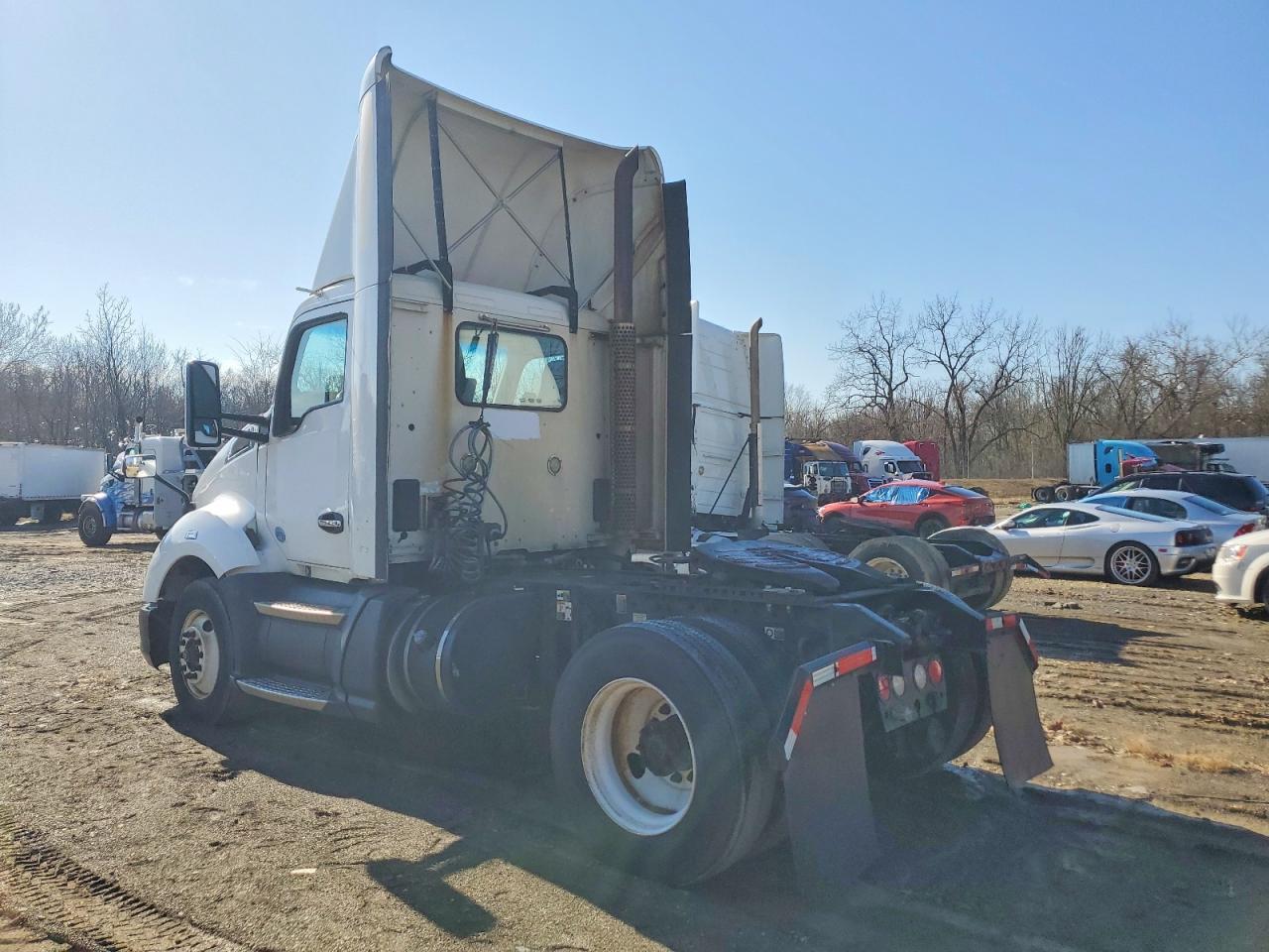 2016 Kenworth T680 Semi Truck