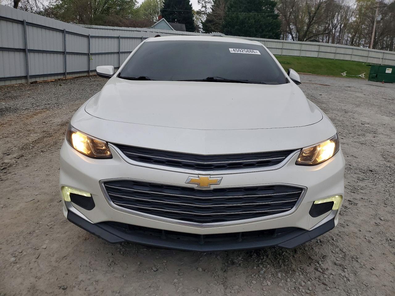2017 Chev Malibu lt