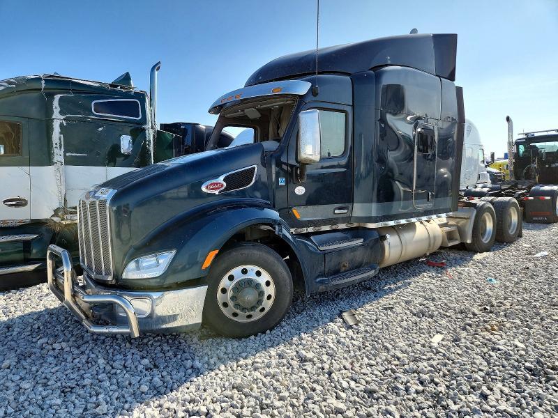 2020 Peterbilt 579 Semi Truck