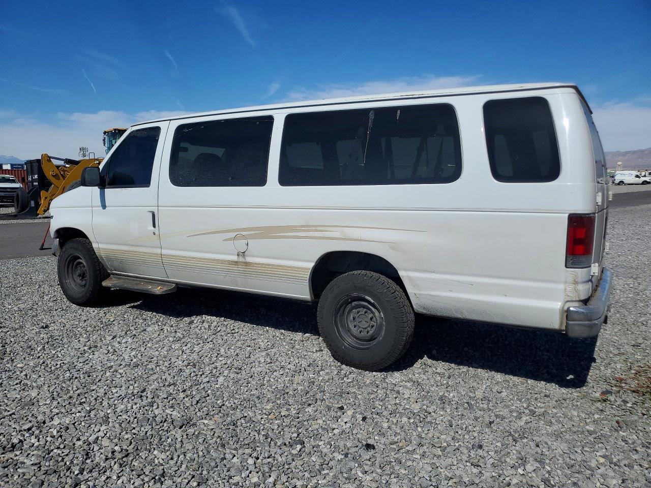 2002 Ford Econoline E350 Super Duty Wagon