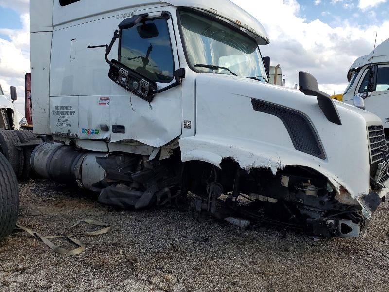 2014 Volvo Vnl Semi Truck