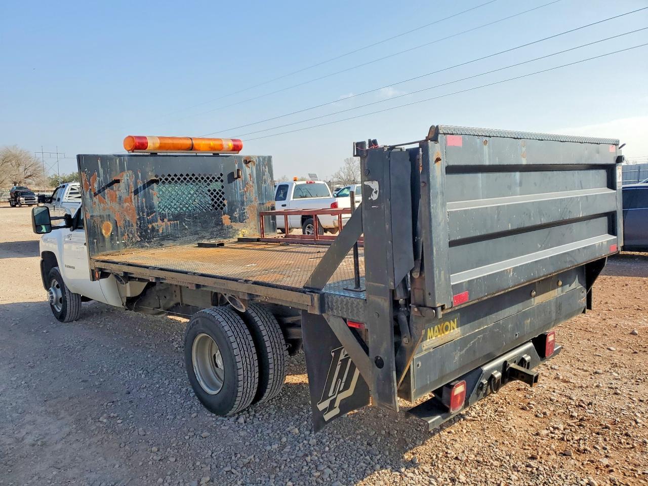 2007 Chev Rolet Silverado Flatbed Truck